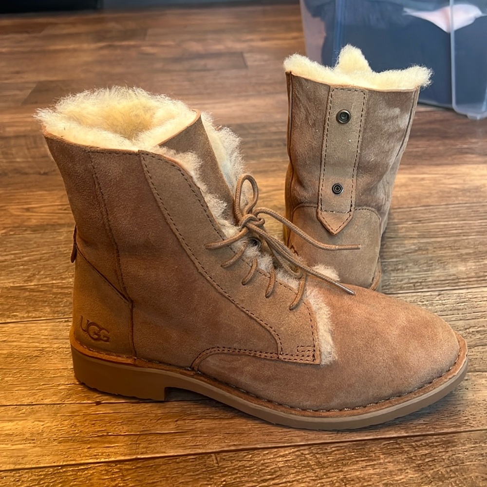 Ugg boots - Picture 2 of 9
